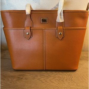 New Dooney & Bourke Double Pocket Tote.